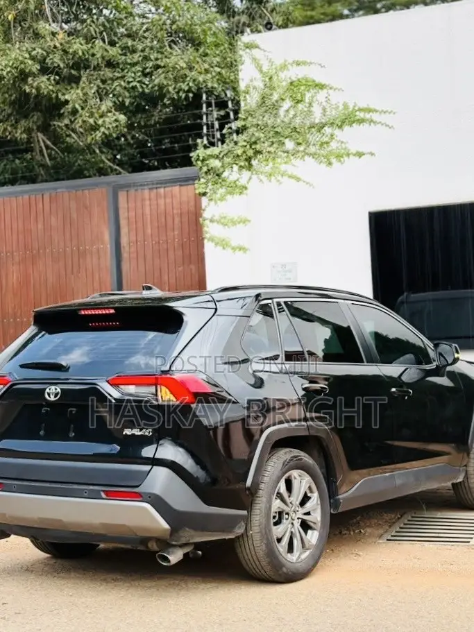Toyota RAV4 2024 Black