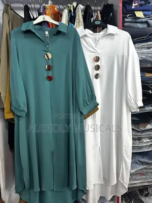 Shevon Straight 3-Quarter Dress on Colours