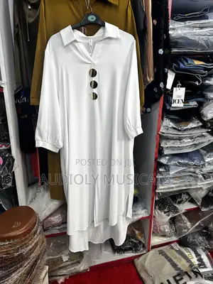 Shevon Straight 3-Quarter Dress on Colours