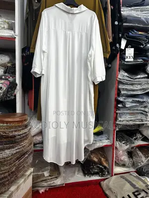 Shevon Straight 3-Quarter Dress on Colours