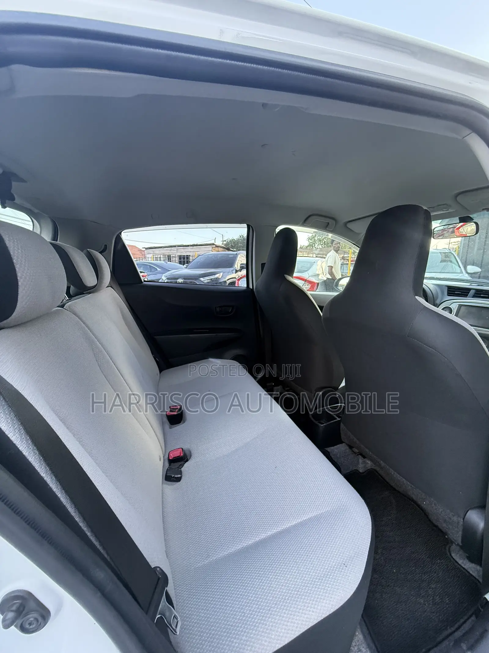 Toyota Vitz 1.5 FWD 3dr 2013 White