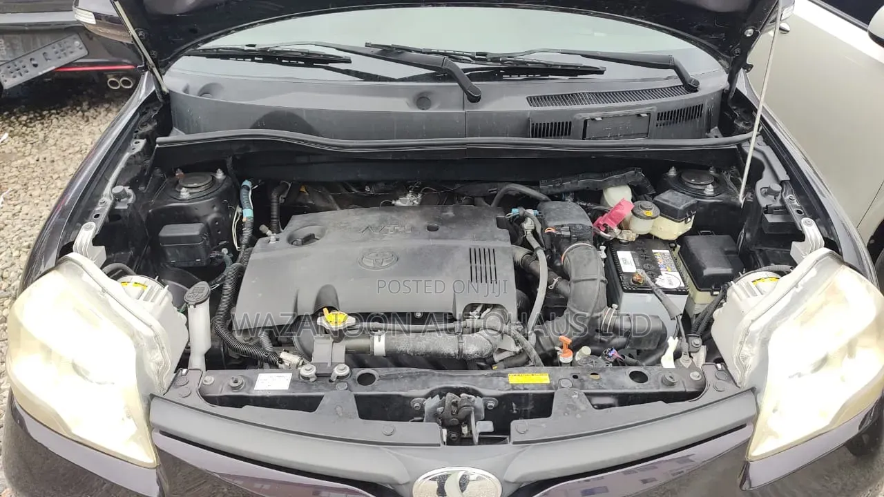 Toyota Sienta 1.5 FWD 2014 Black