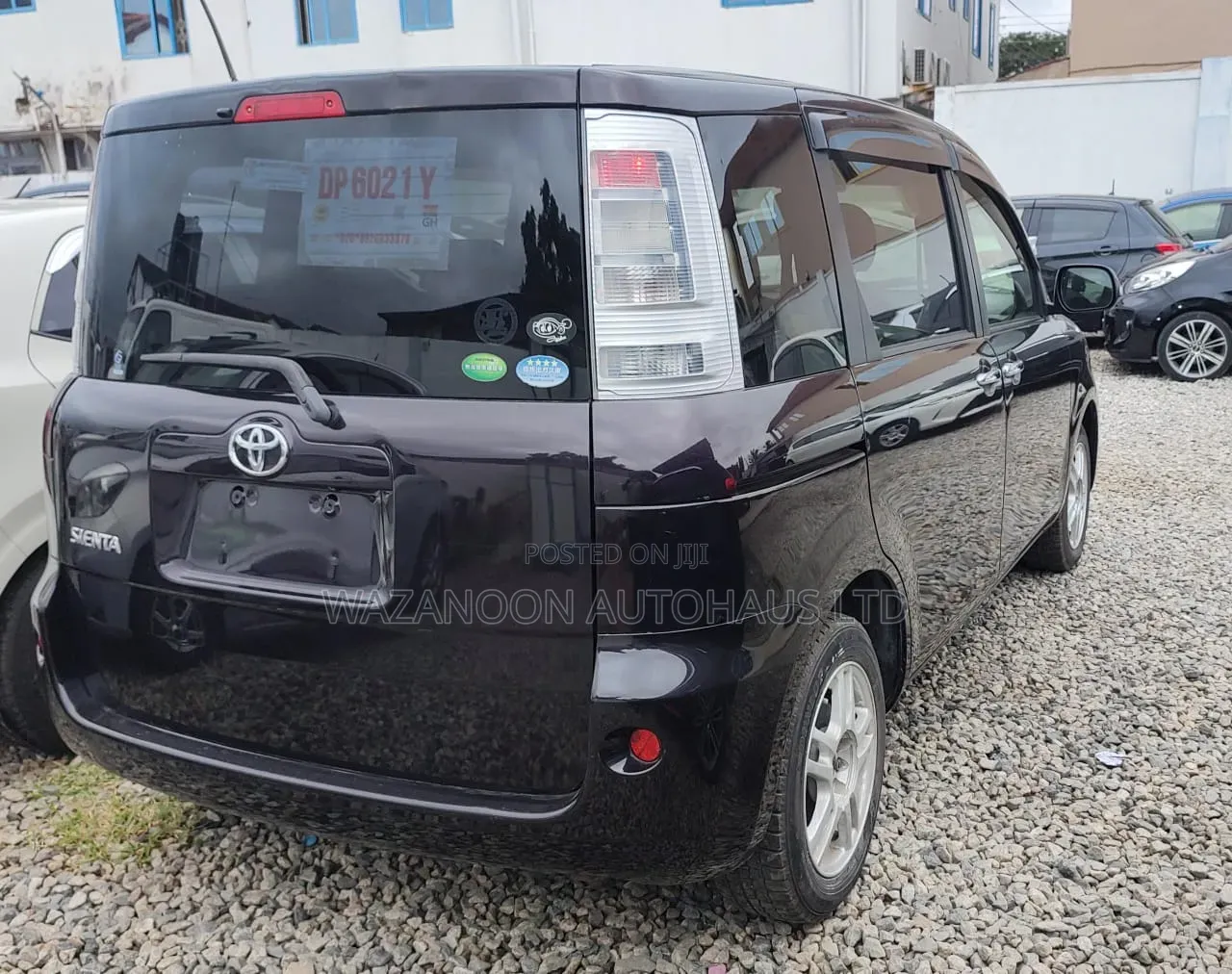 Toyota Sienta 1.5 FWD 2014 Black