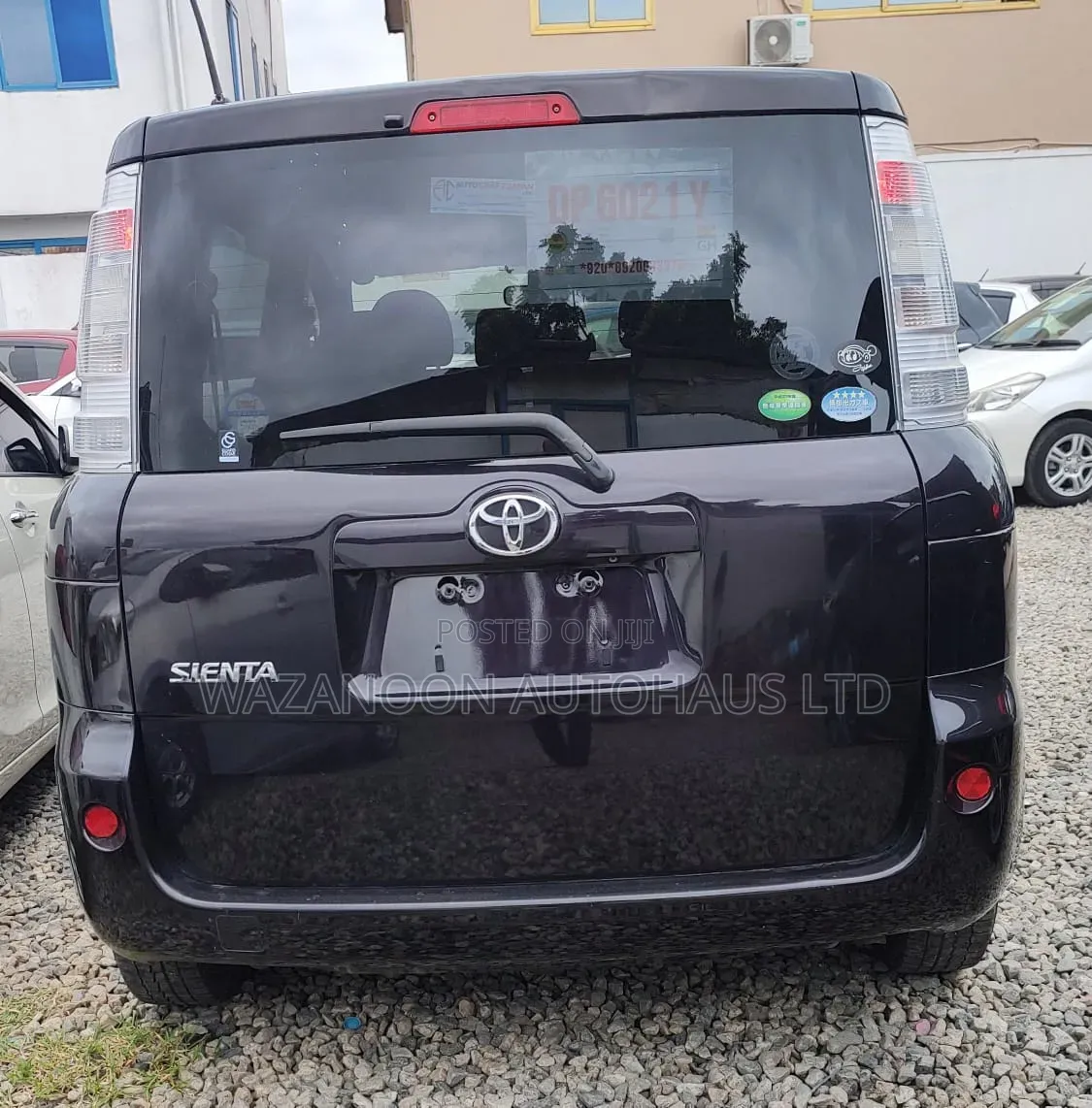 Toyota Sienta 1.5 FWD 2014 Black