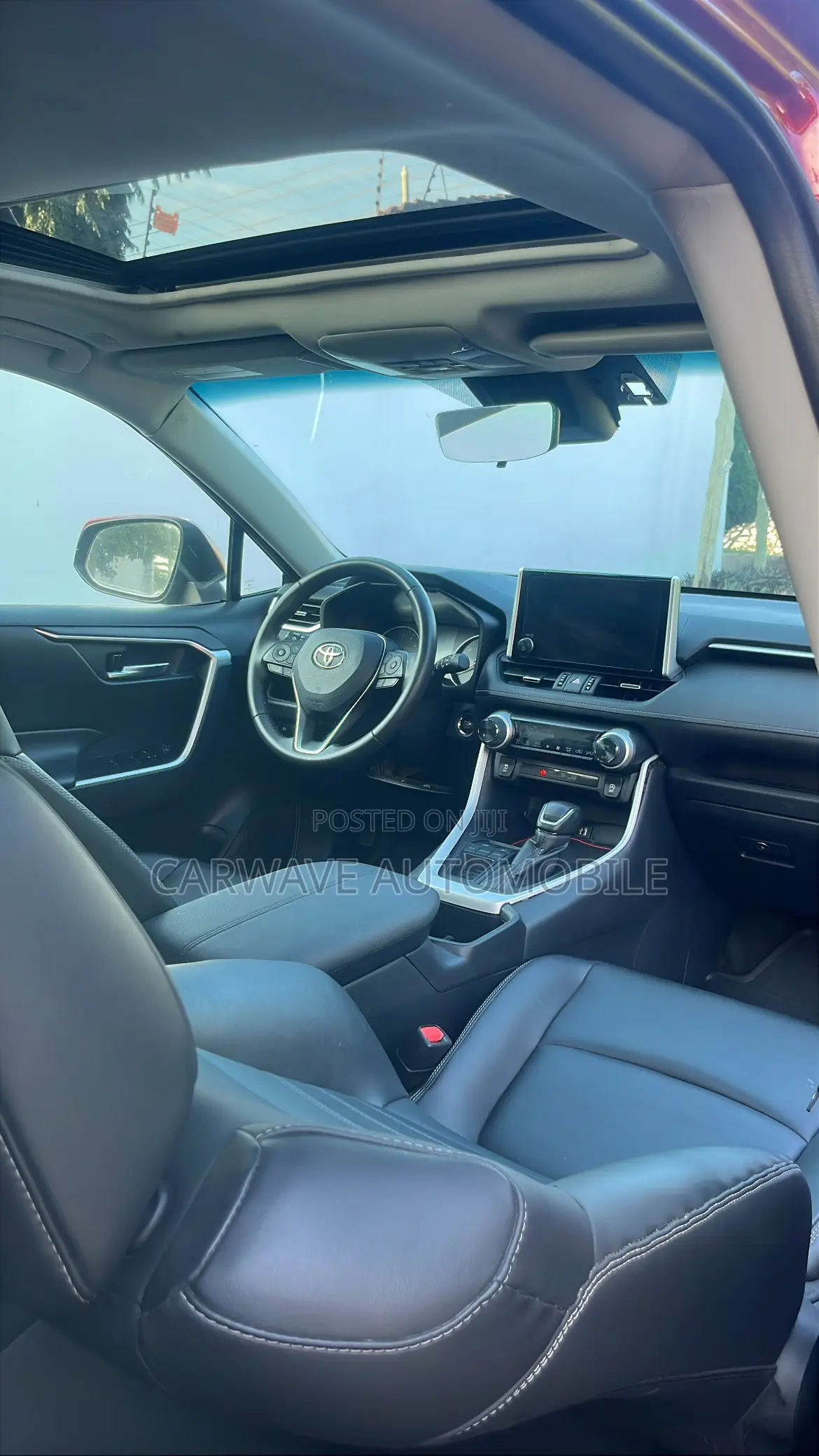 Toyota RAV4 XLE 2025 Red