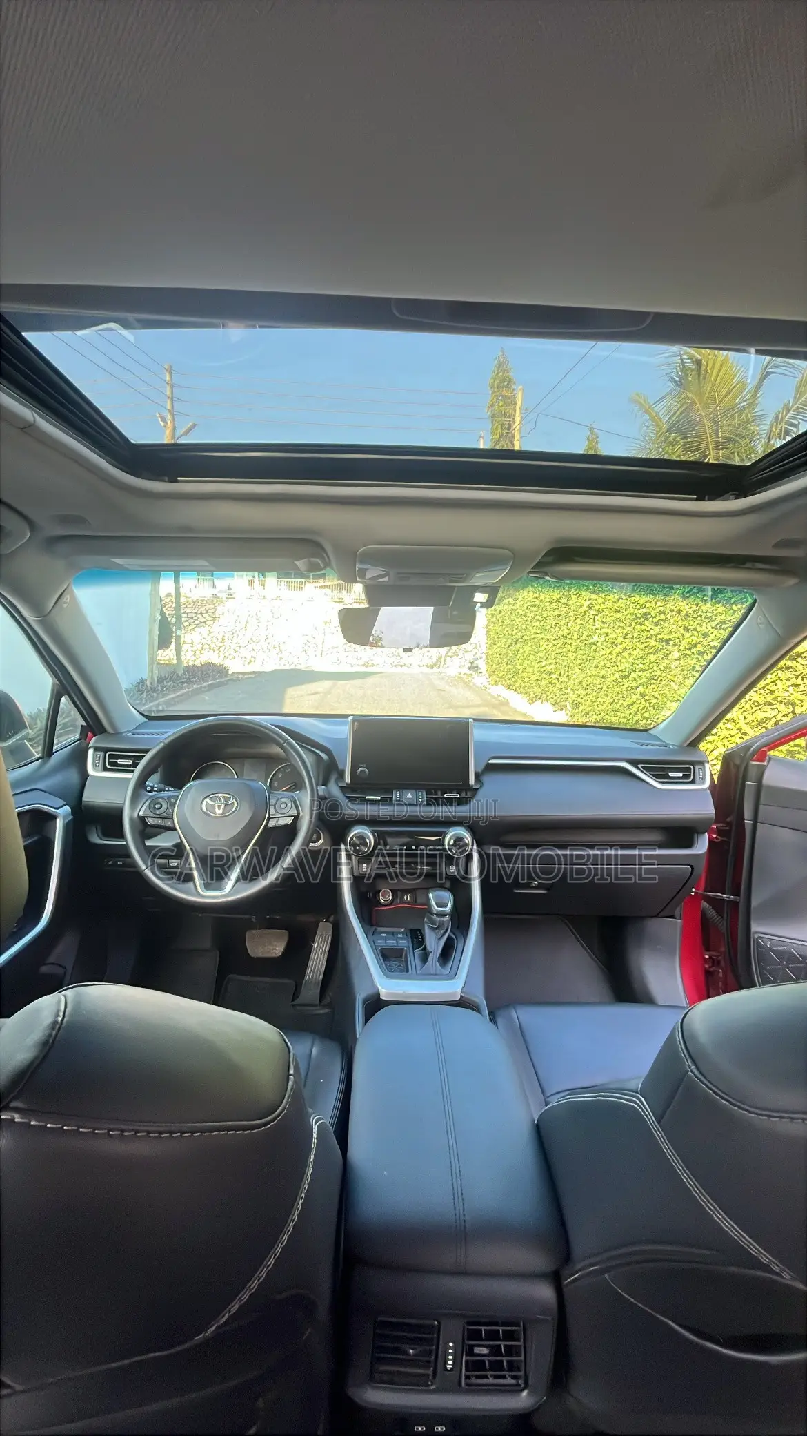 Toyota RAV4 XLE 2025 Red