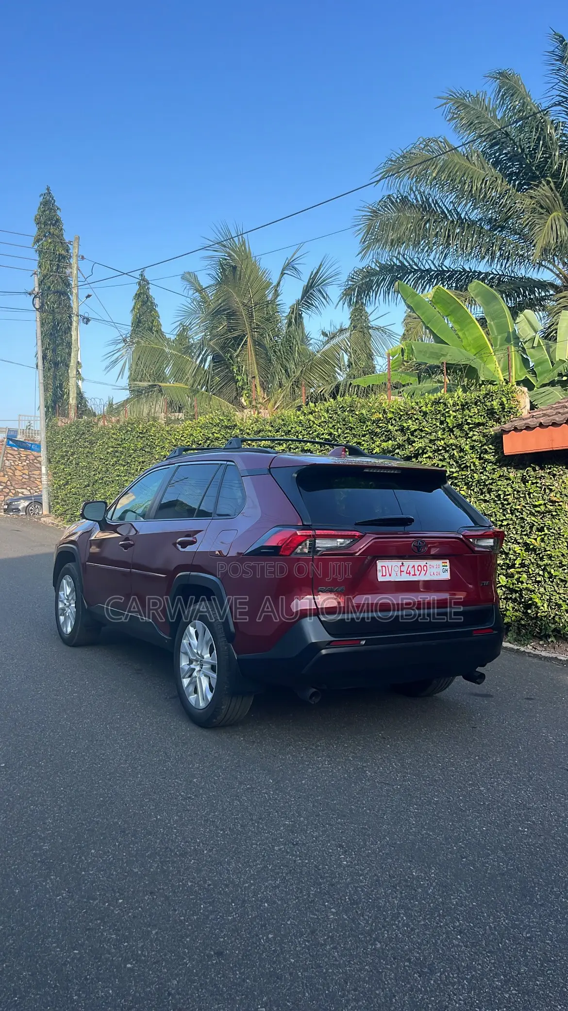 Toyota RAV4 XLE 2025 Red