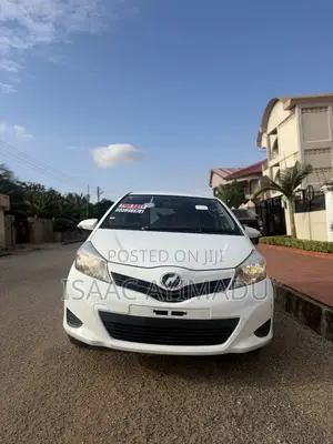 Toyota Vitz 2012 White
