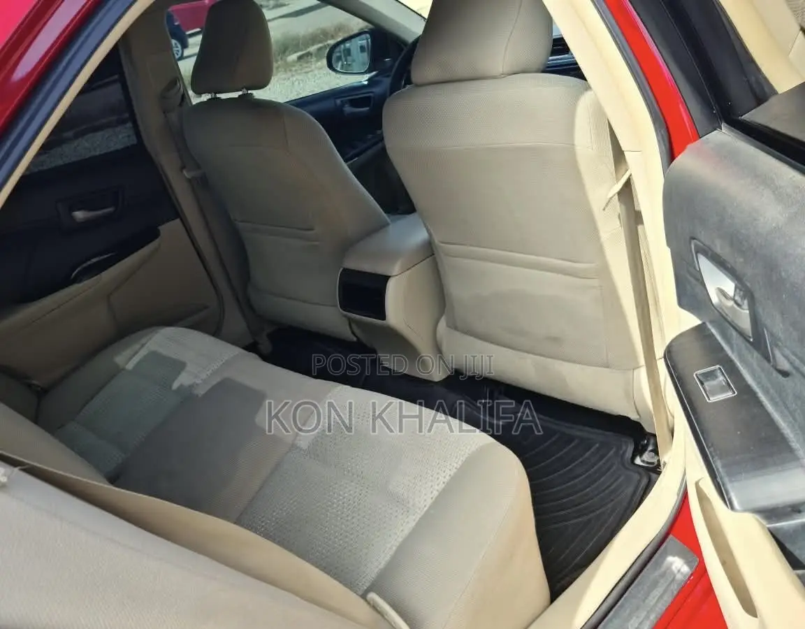 Toyota Camry LE 4dr Sedan (2.5L 4cyl 6A) 2014 Red