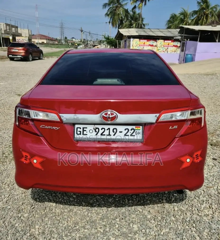 Toyota Camry LE 4dr Sedan (2.5L 4cyl 6A) 2014 Red