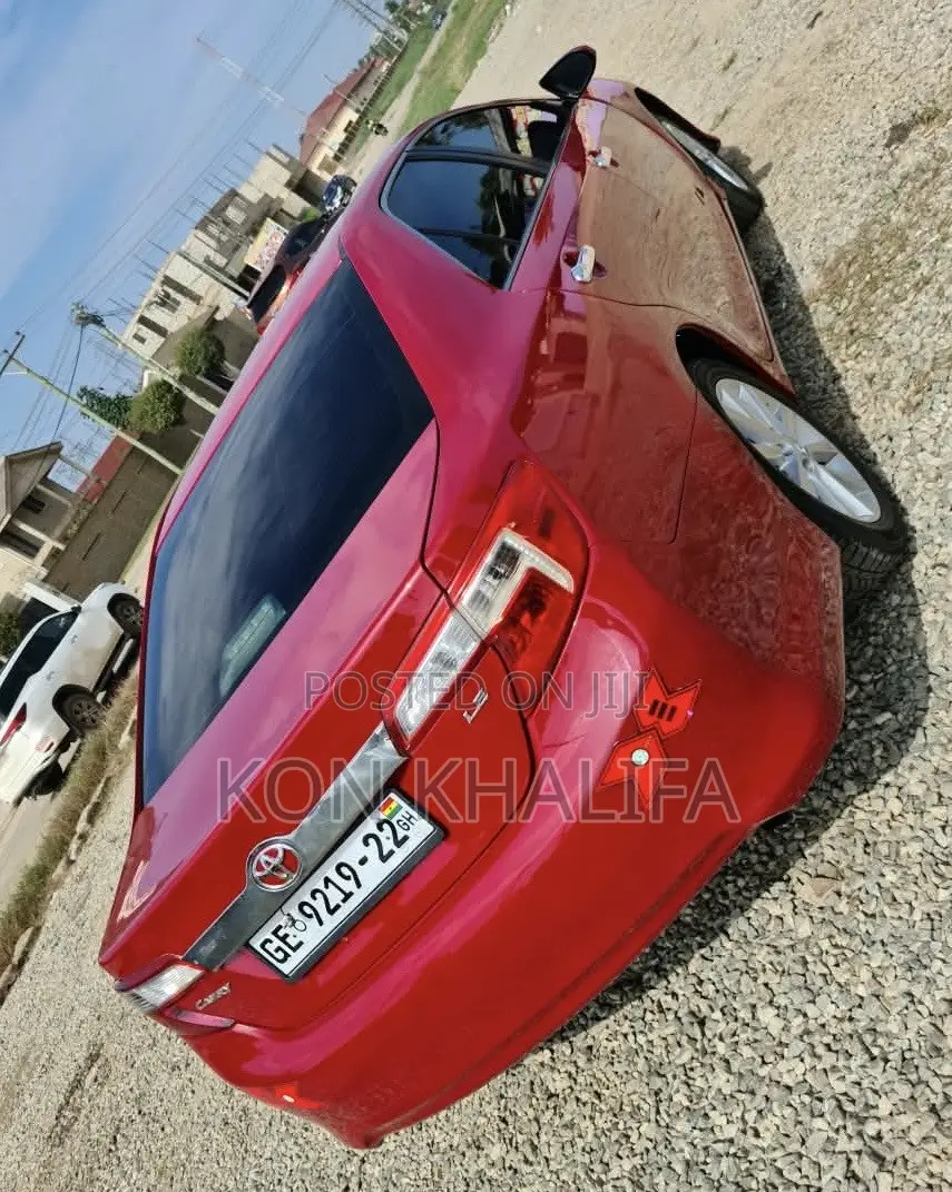 Toyota Camry LE 4dr Sedan (2.5L 4cyl 6A) 2014 Red