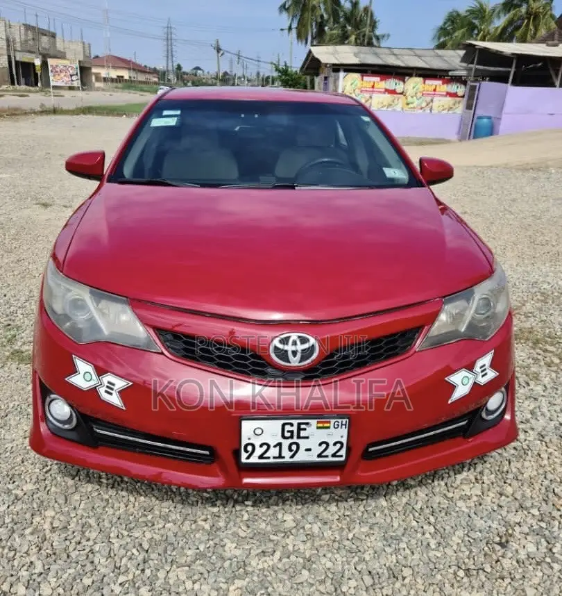 Toyota Camry LE 4dr Sedan (2.5L 4cyl 6A) 2014 Red