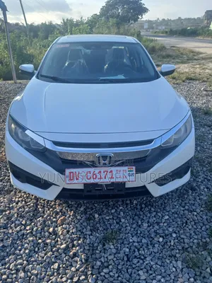 Honda Civic EX 4dr Hatchback (1.5L 4cyl) 2017 White