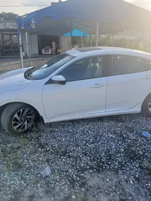 Honda Civic EX 4dr Hatchback (1.5L 4cyl) 2017 White