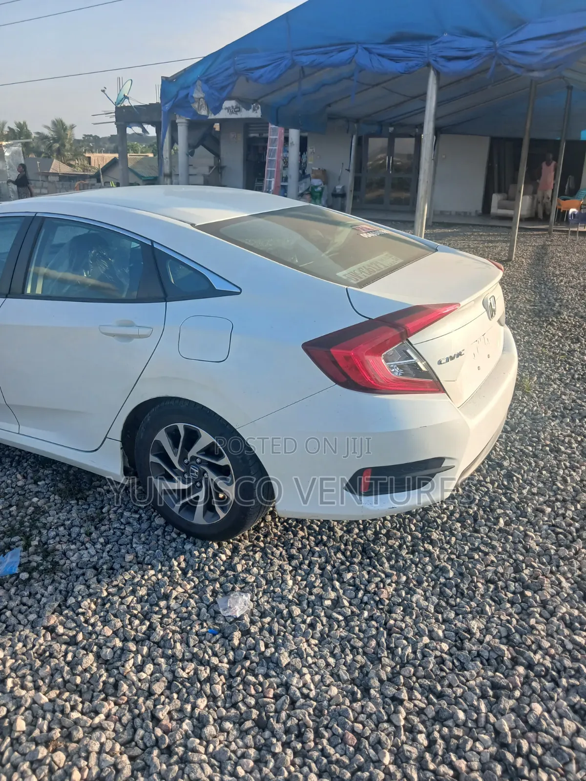 Honda Civic EX 4dr Hatchback (1.5L 4cyl) 2017 White