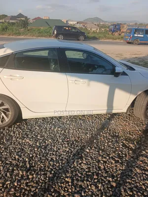 Honda Civic EX 4dr Hatchback (1.5L 4cyl) 2017 White