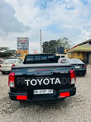 Toyota Hilux 2018 Black