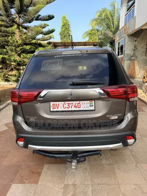 Mitsubishi Outlander ES FWD 2016 Brown