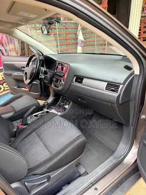 Mitsubishi Outlander ES FWD 2016 Brown
