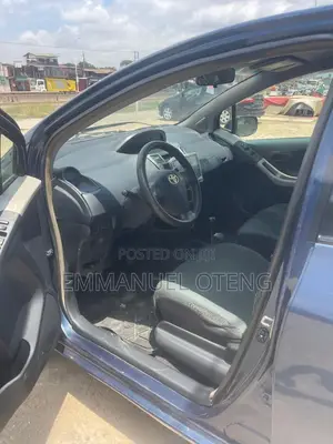 Toyota Vitz 2010 Blue