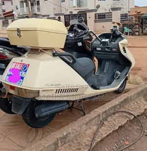 Honda 2025 Gold