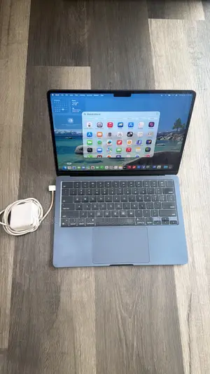 Laptop Apple MacBook Air 2022 M2 8GB Apple M2 SSD 256GB