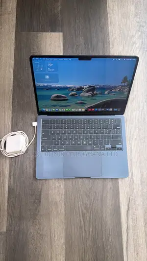 Laptop Apple MacBook Air 2022 M2 8GB Apple M2 SSD 256GB