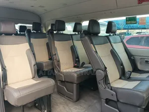 Toyota HiAce 2021 White