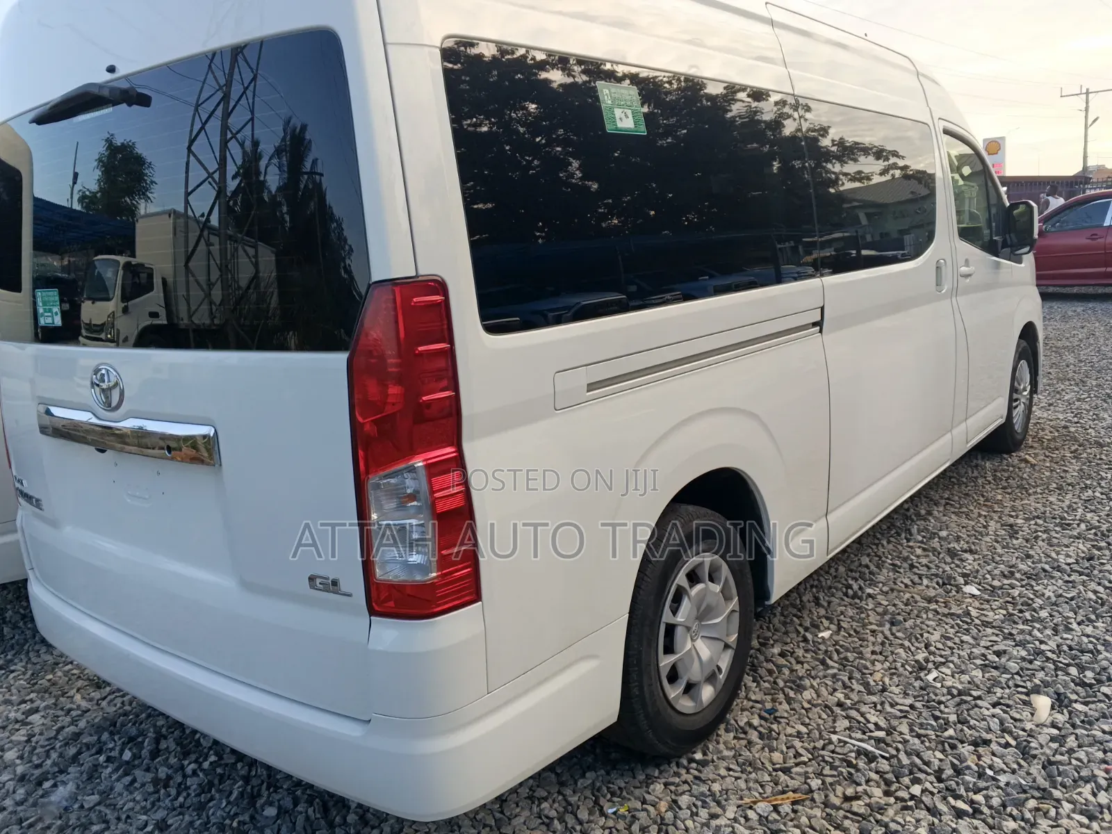 Toyota HiAce 2021 White