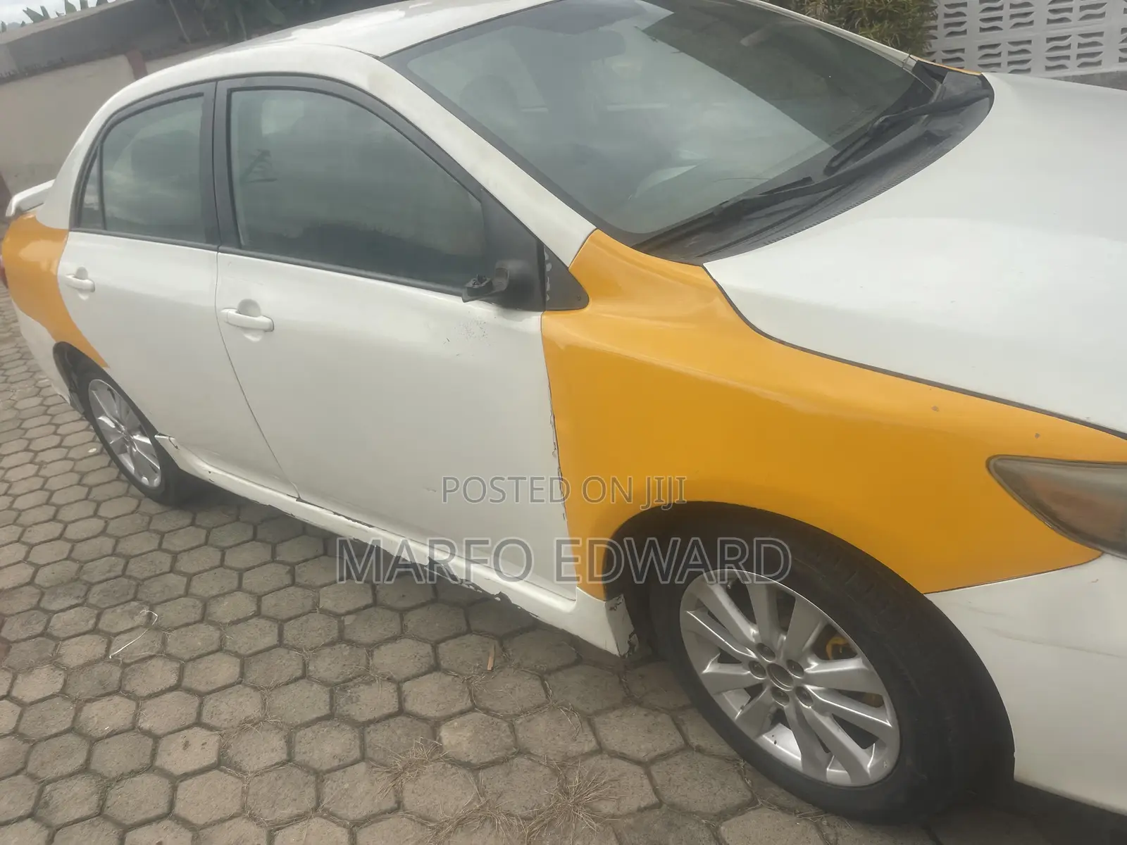 Toyota Corolla LE 4dr Sedan (1.8L 4cyl 4A) 2013 White