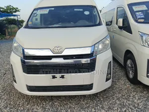 Toyota HiAce 2021 White