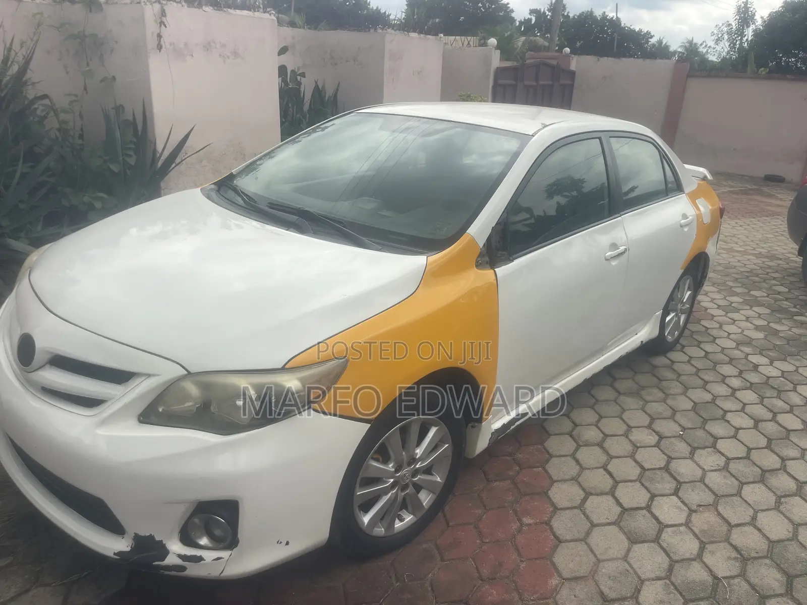 Toyota Corolla LE 4dr Sedan (1.8L 4cyl 4A) 2013 White