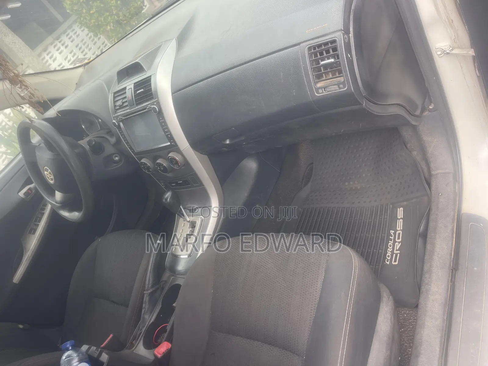 Toyota Corolla LE 4dr Sedan (1.8L 4cyl 4A) 2013 White