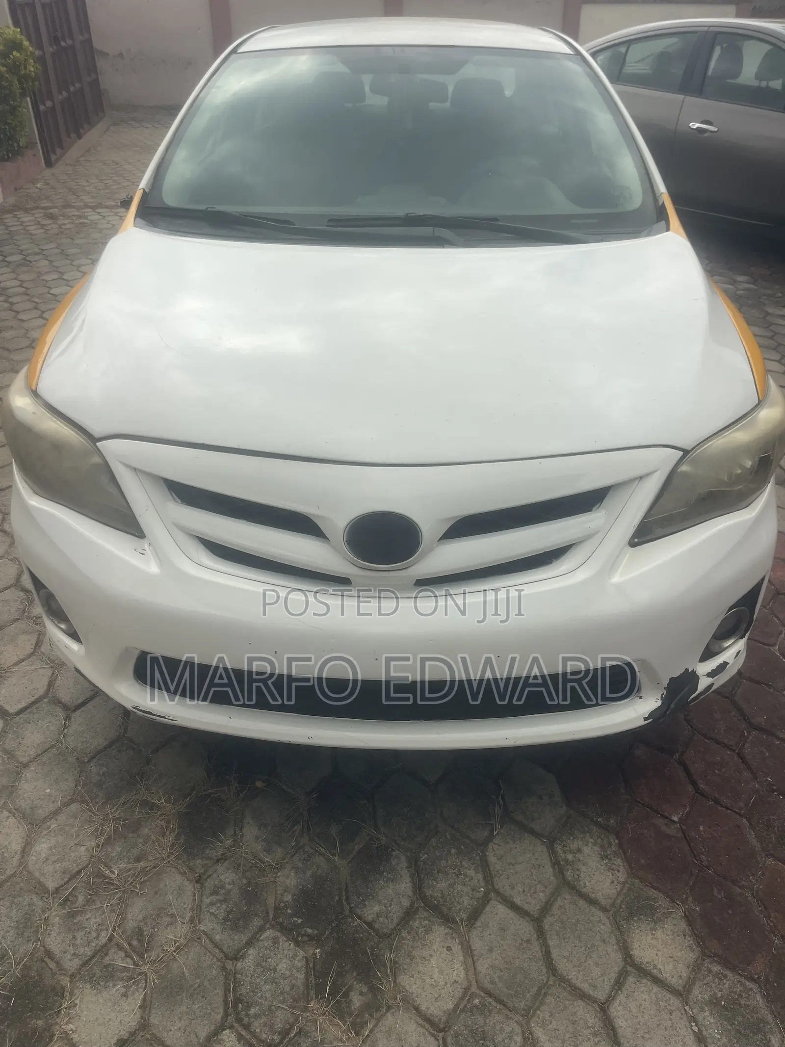 Toyota Corolla LE 4dr Sedan (1.8L 4cyl 4A) 2013 White