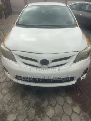 Toyota Corolla LE 4dr Sedan (1.8L 4cyl 4A) 2013 White