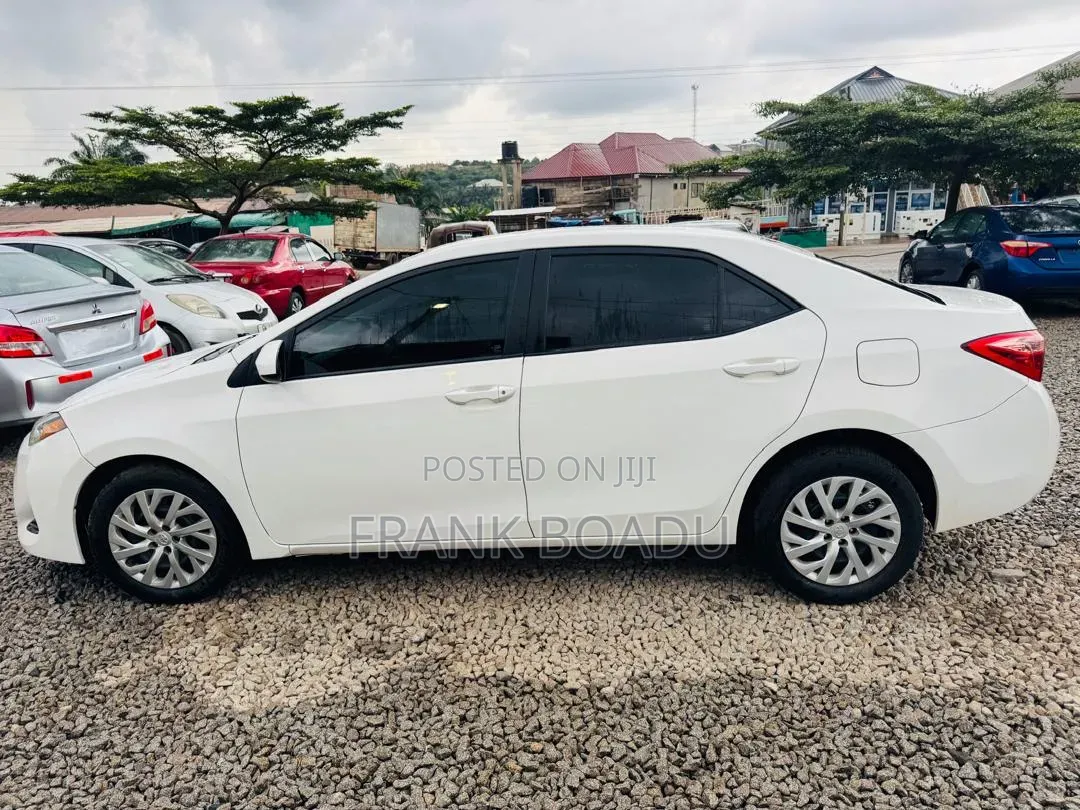 Toyota Corolla 2027 White