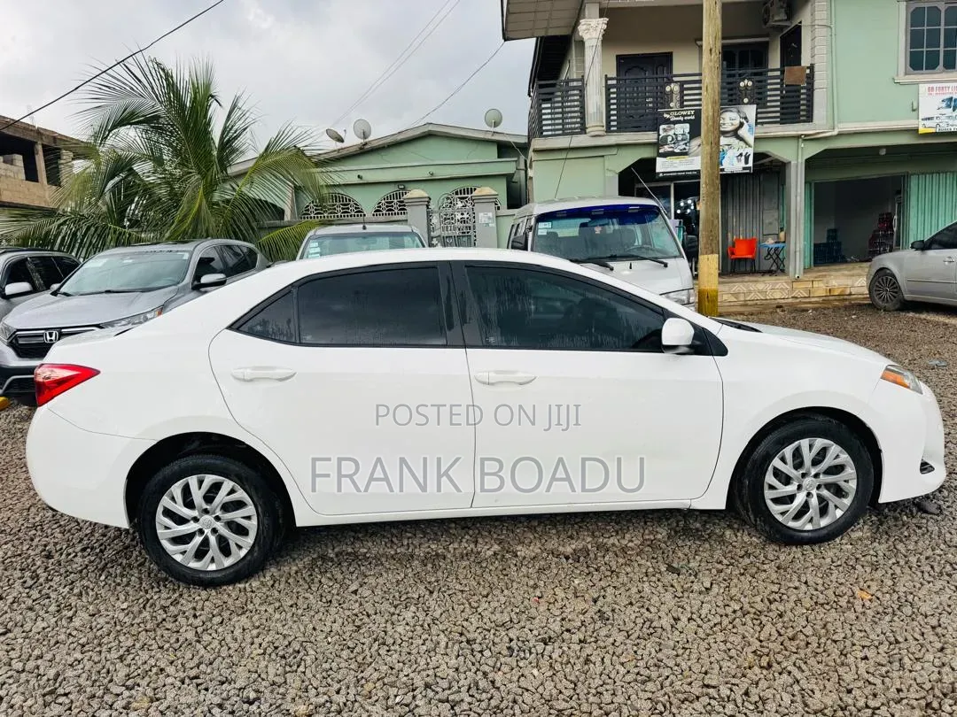 Toyota Corolla 2027 White