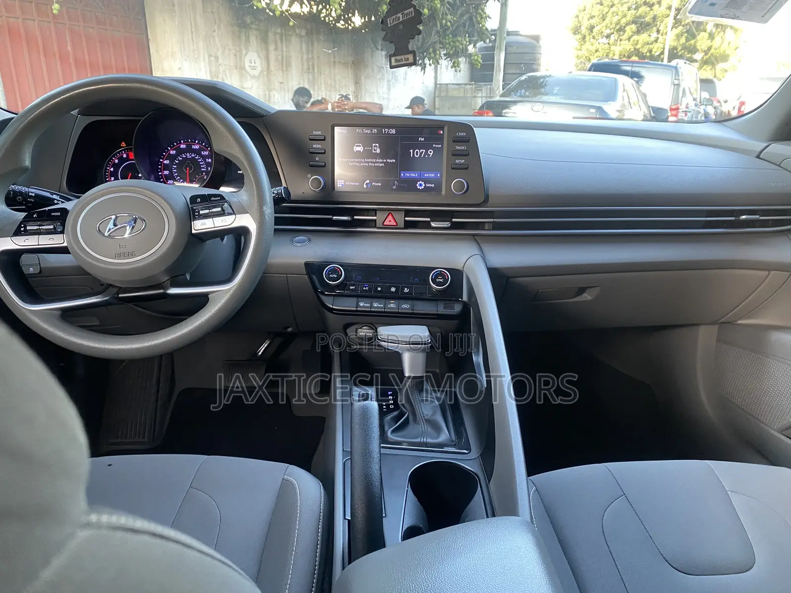 Hyundai Elantra SE 2021 Black