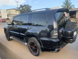 Mitsubishi Pajero 2011 Black