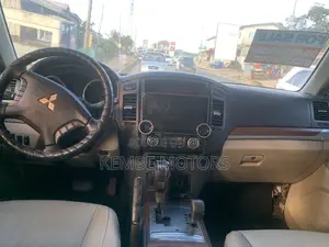 Mitsubishi Pajero 2011 Black