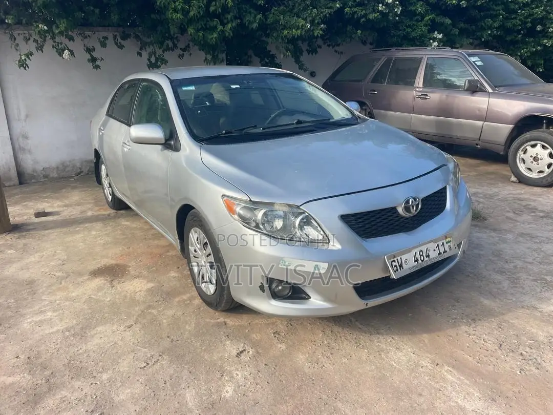 Toyota Corolla LE 4dr Sedan (1.8L 4cyl 4A) 2010 Silver