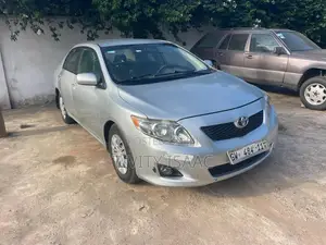 Toyota Corolla LE 4dr Sedan (1.8L 4cyl 4A) 2010 Silver