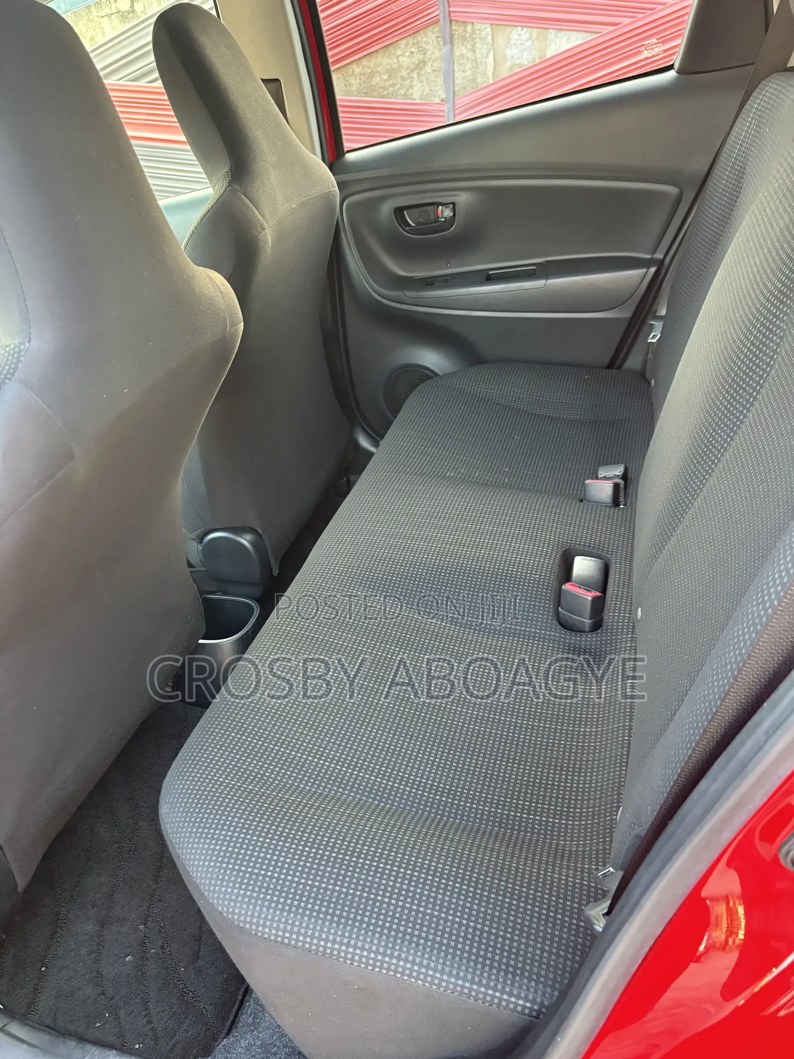 Toyota Vitz 1.3 FWD 5dr 2016 Red