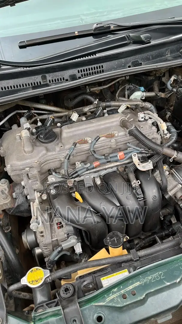 Toyota Corolla LE Eco Plus 4dr Sedan (1.8L 4cyl CVT) 2015 Green