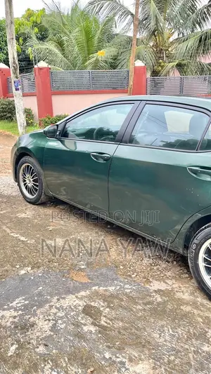 Toyota Corolla LE Eco Plus 4dr Sedan (1.8L 4cyl CVT) 2015 Green