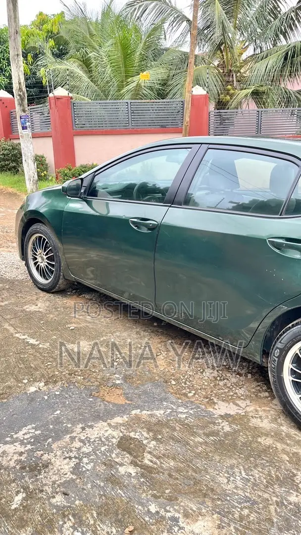 Toyota Corolla LE Eco Plus 4dr Sedan (1.8L 4cyl CVT) 2015 Green