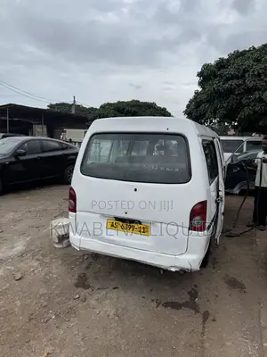 Hyundai H-100 2004 White