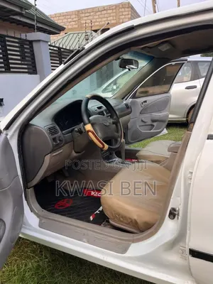 Toyota Corolla 2002 White
