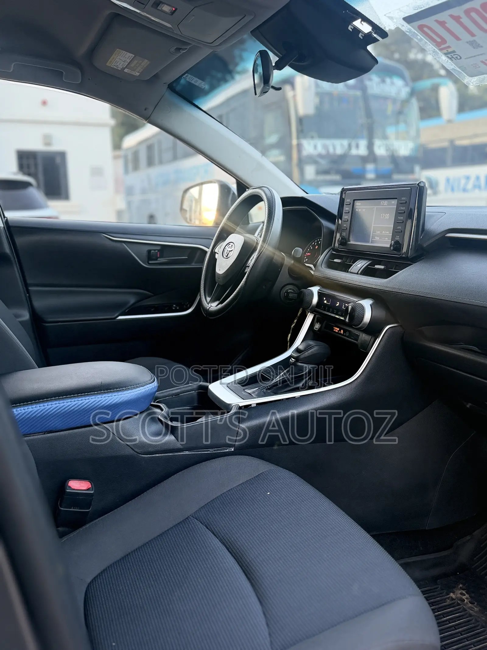 Toyota RAV4 LE AWD 2019 Gray