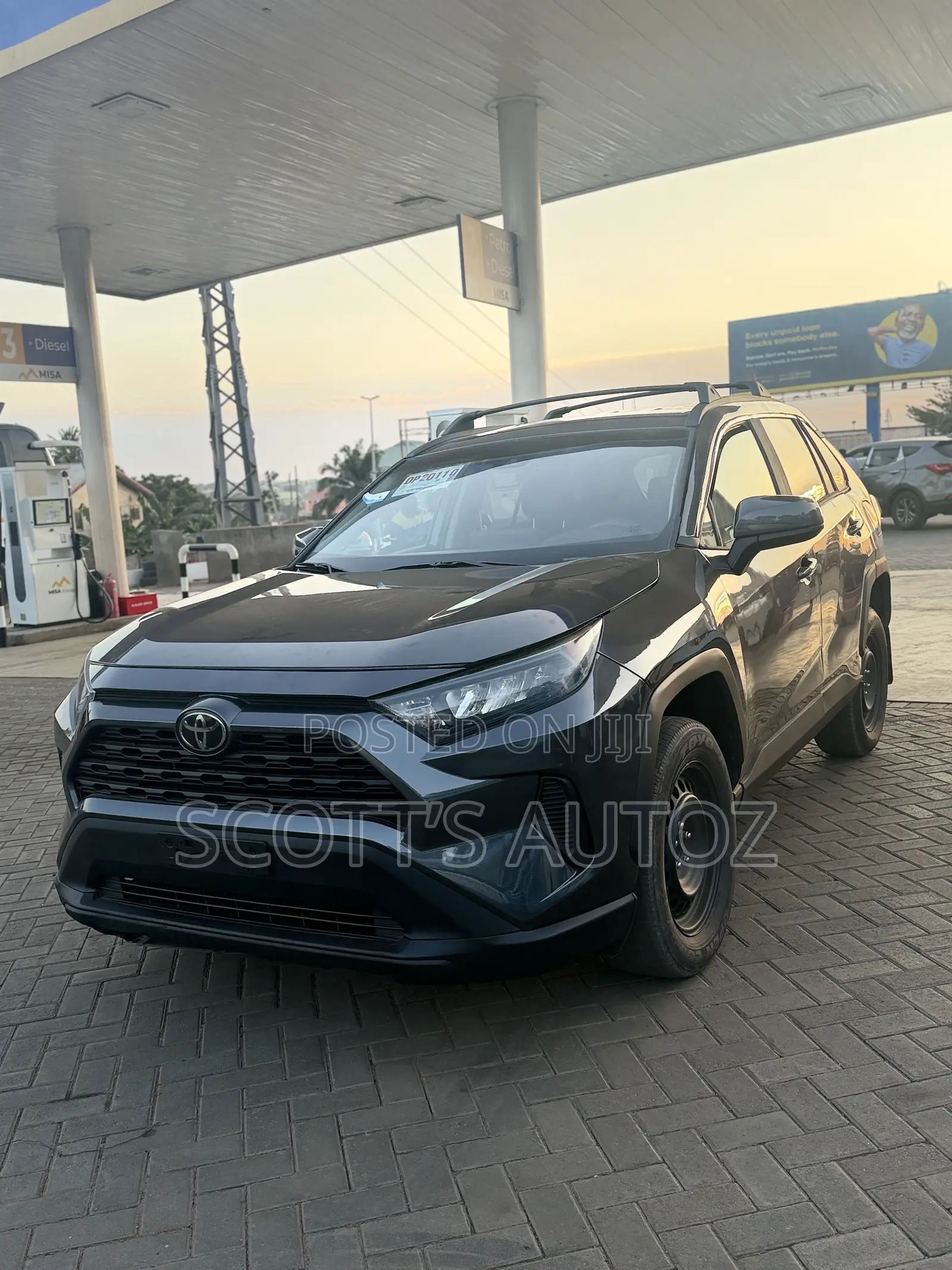 Toyota RAV4 LE AWD 2019 Gray